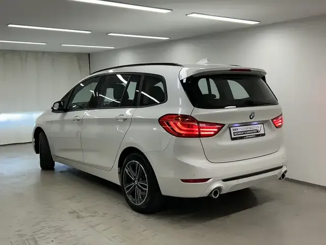 BMW 220