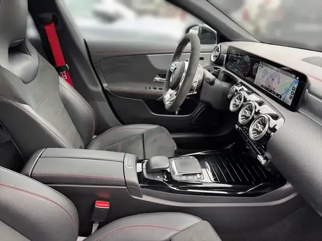 Mercedes-Benz CLA 45 AMG