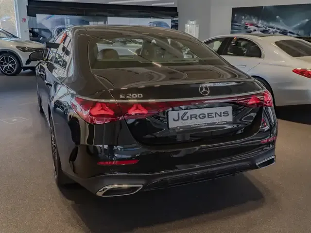 Mercedes-Benz E 200