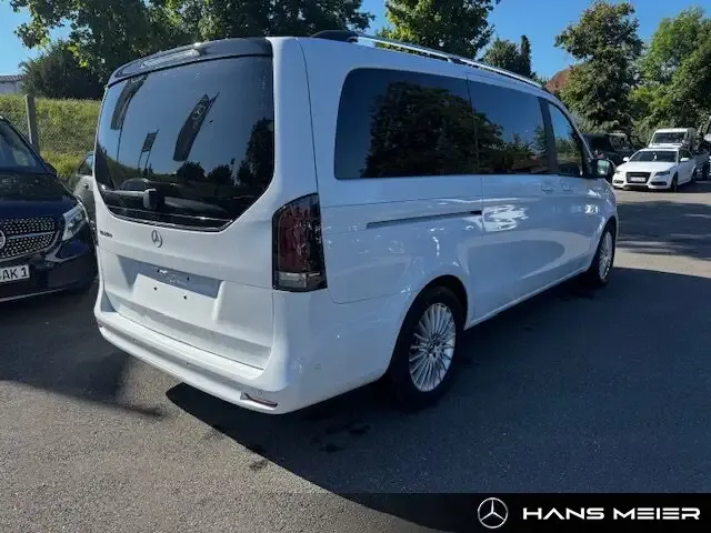 Mercedes-Benz V 220