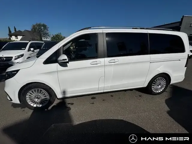 Mercedes-Benz V 220