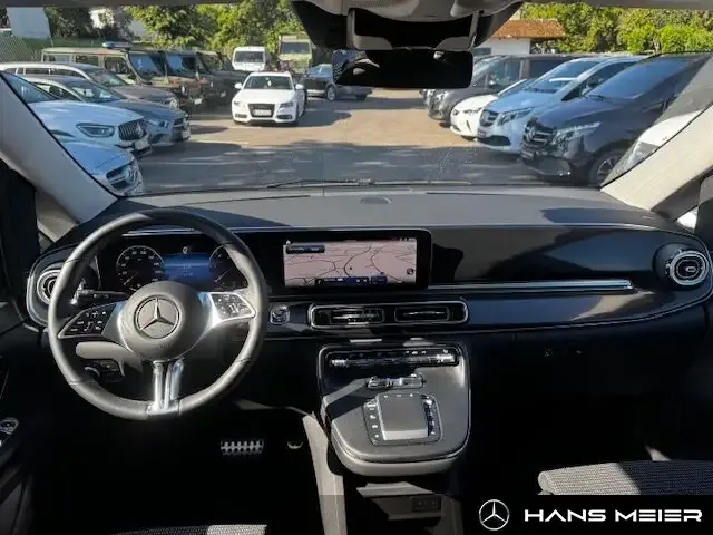 Mercedes-Benz V 220