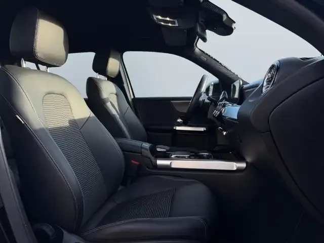 Mercedes-Benz GLB 180