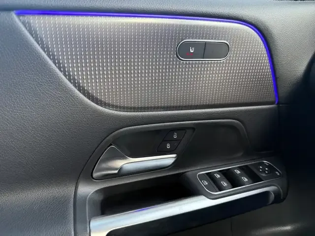 Mercedes-Benz GLB 180