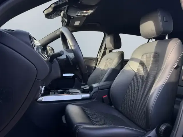 Mercedes-Benz GLB 180