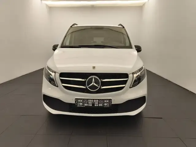 Mercedes-Benz V 220
