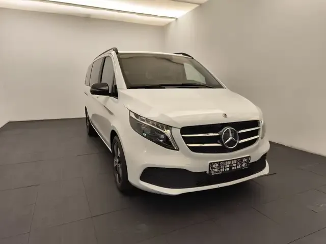 Mercedes-Benz V 220