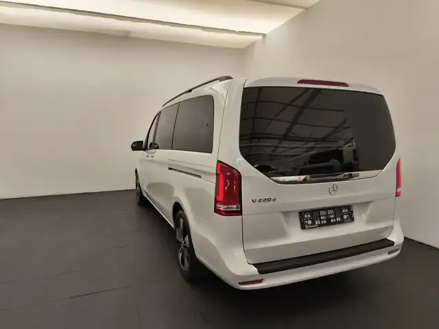 Mercedes-Benz V 220