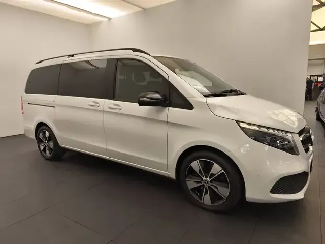 Mercedes-Benz V 220