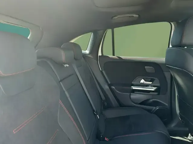 Mercedes-Benz EQA 300