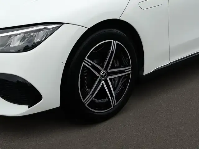 Mercedes-Benz EQE 300