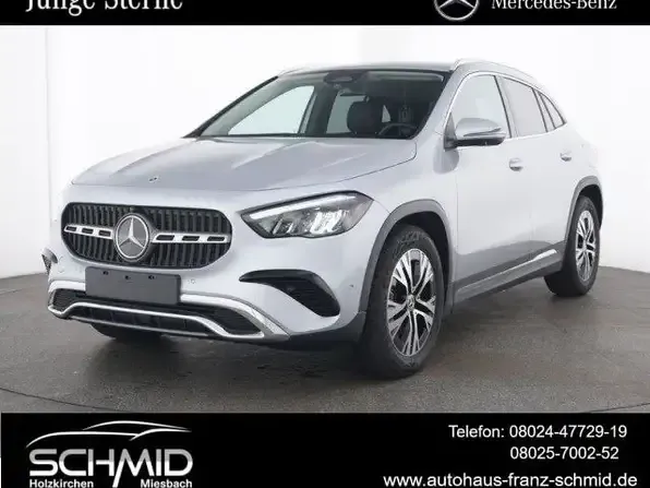Mercedes-Benz GLA 200