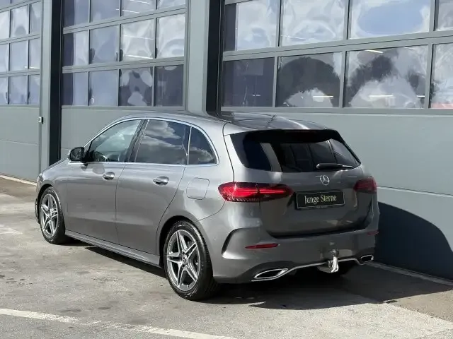 Mercedes-Benz B 200