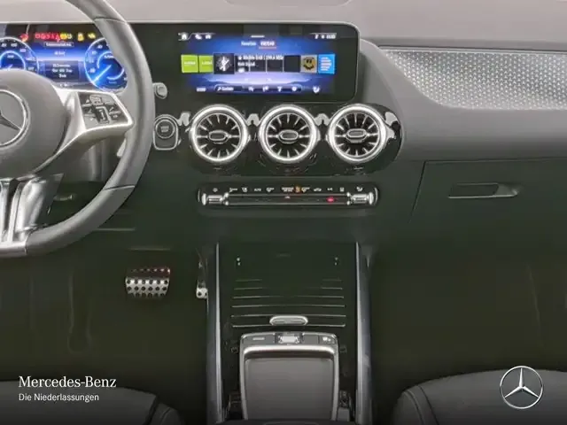 Mercedes-Benz EQA 300