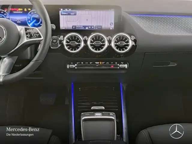 Mercedes-Benz EQA 300
