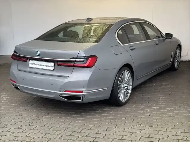 BMW 750