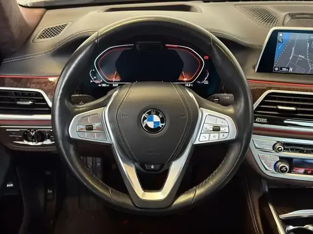 BMW 750