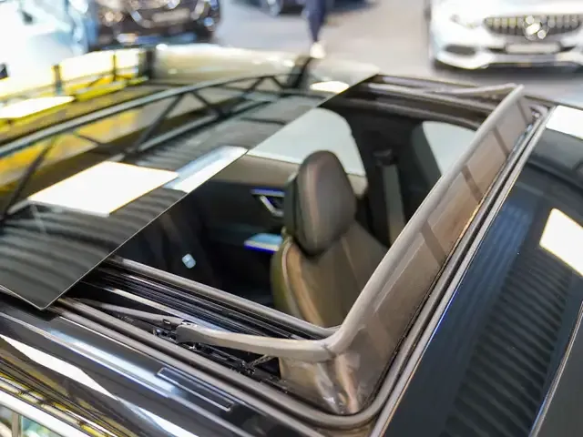 Mercedes-Benz EQE 300