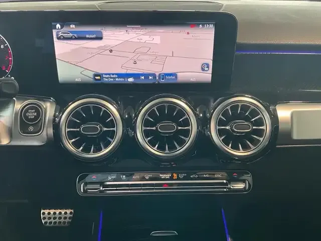 Mercedes-Benz GLB 200