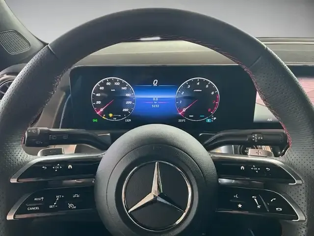 Mercedes-Benz GLB 200