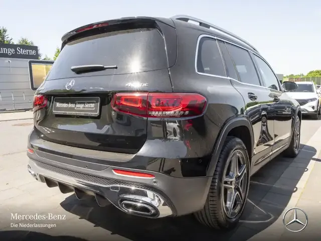 Mercedes-Benz GLB 220