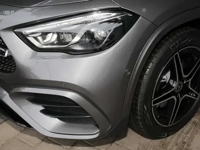 Mercedes-Benz GLA 200