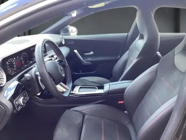 Mercedes-Benz CLA 180