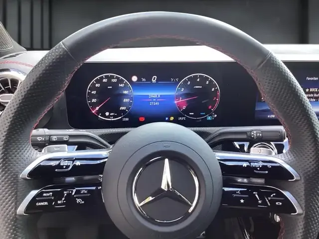 Mercedes-Benz CLA 180
