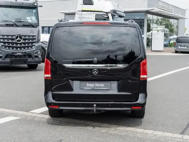Mercedes-Benz V 250