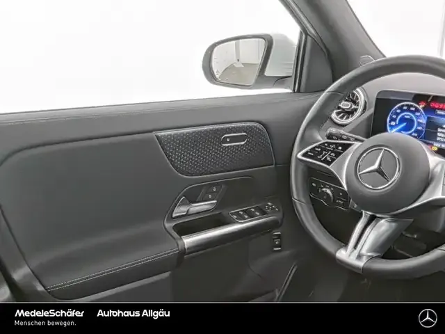 Mercedes-Benz EQA 300