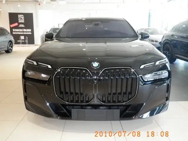 BMW 740