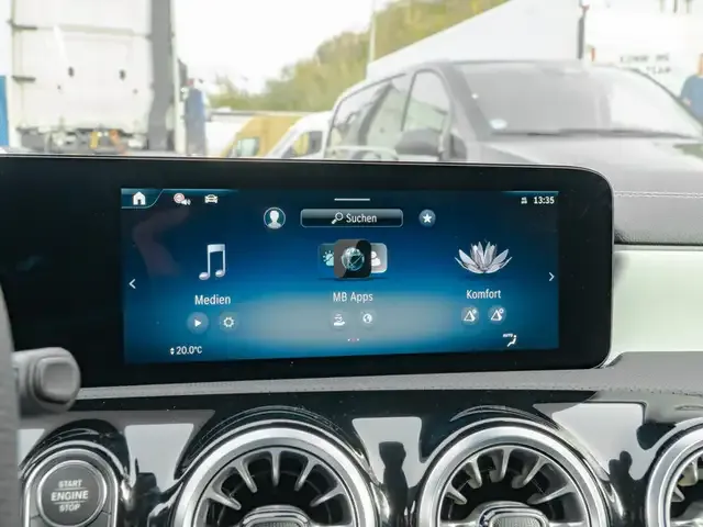 Mercedes-Benz CLA 200