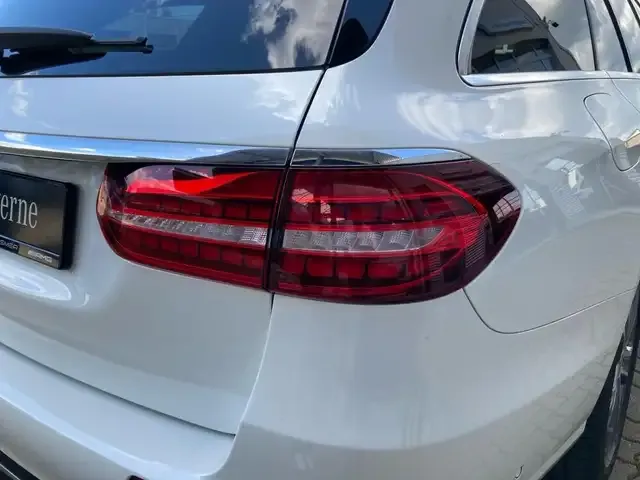 Mercedes-Benz E 400