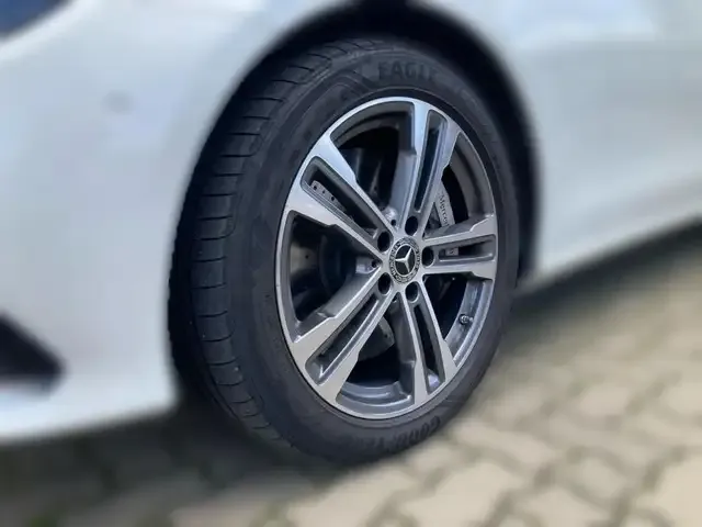Mercedes-Benz E 400