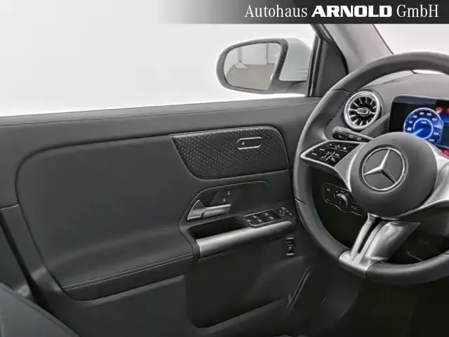 Mercedes-Benz EQA 300