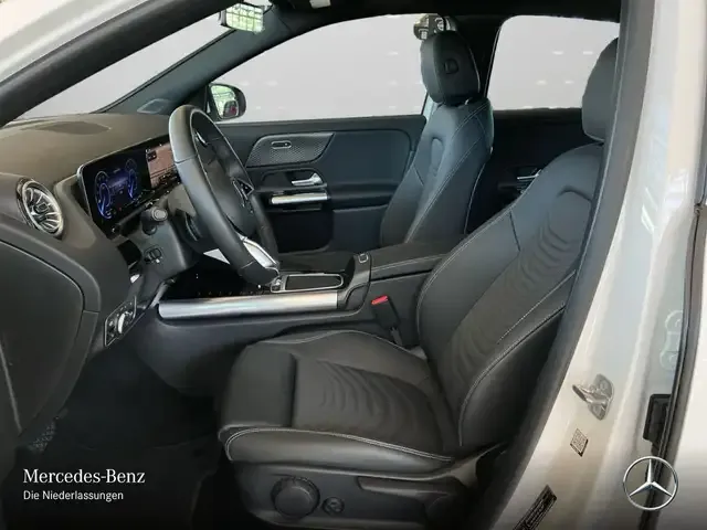 Mercedes-Benz EQA 300