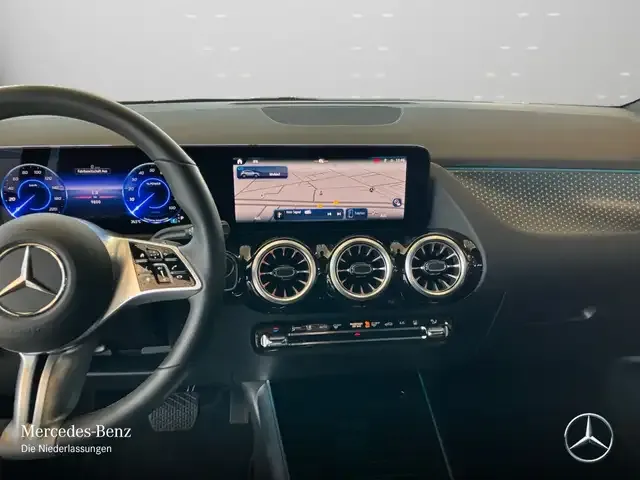 Mercedes-Benz EQA 300
