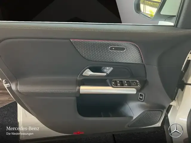 Mercedes-Benz EQA 300