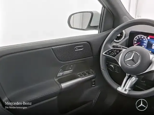 Mercedes-Benz B 220