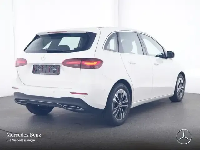 Mercedes-Benz B 220