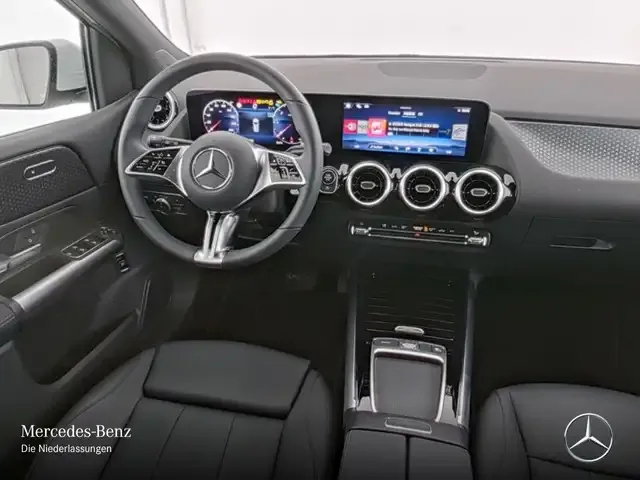 Mercedes-Benz B 220