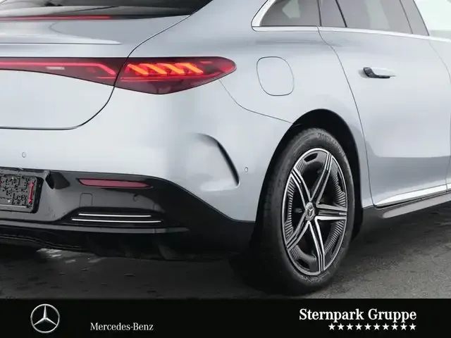 Mercedes-Benz EQE 300