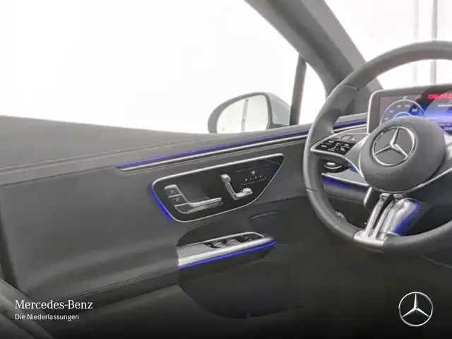 Mercedes-Benz EQE 300