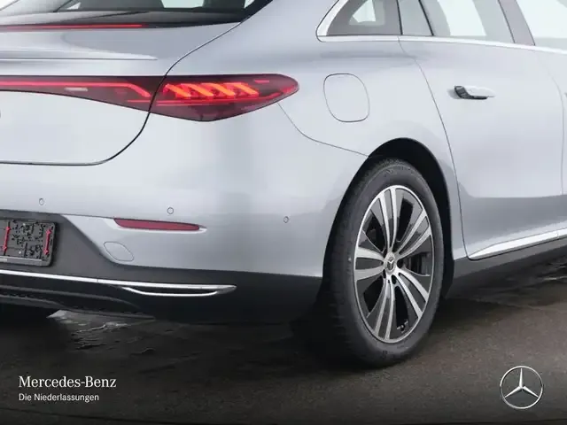Mercedes-Benz EQE 300