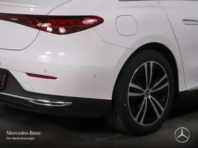 Mercedes-Benz EQE 300