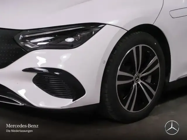 Mercedes-Benz EQE 300