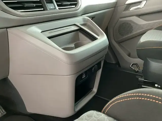 Volkswagen T7 Caravelle