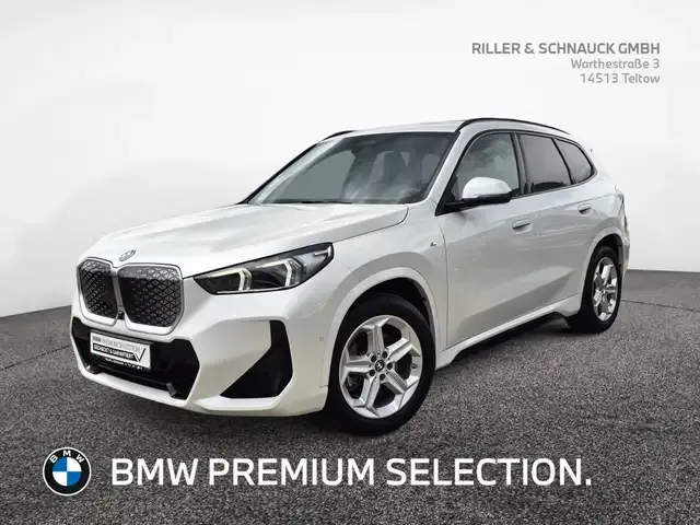 BMW iX1