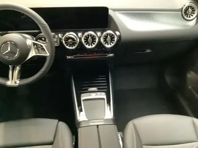 Mercedes-Benz GLA 220