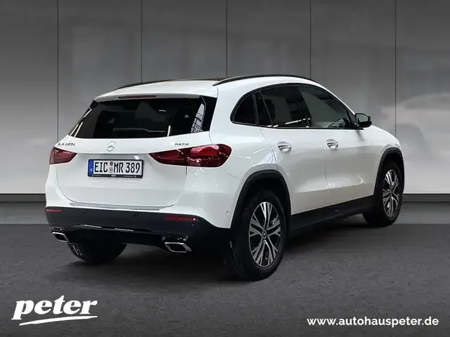 Mercedes-Benz GLA 220